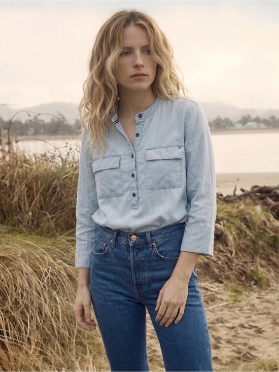 Tommy Hilfiger Tops - Tommy Hilfiger Light Blue Chambray Top with Buttons XXS